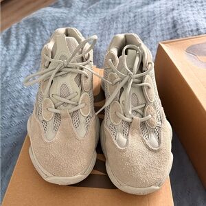 adidas Yeezy 500 Light Gray Sneakers